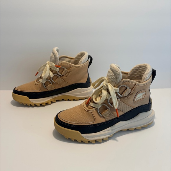 Women Ona Rmx Chukka Bootie - Picture 4 of 9